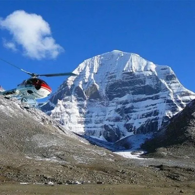 Kailash-mansarovar-yatra-by-Helicopter